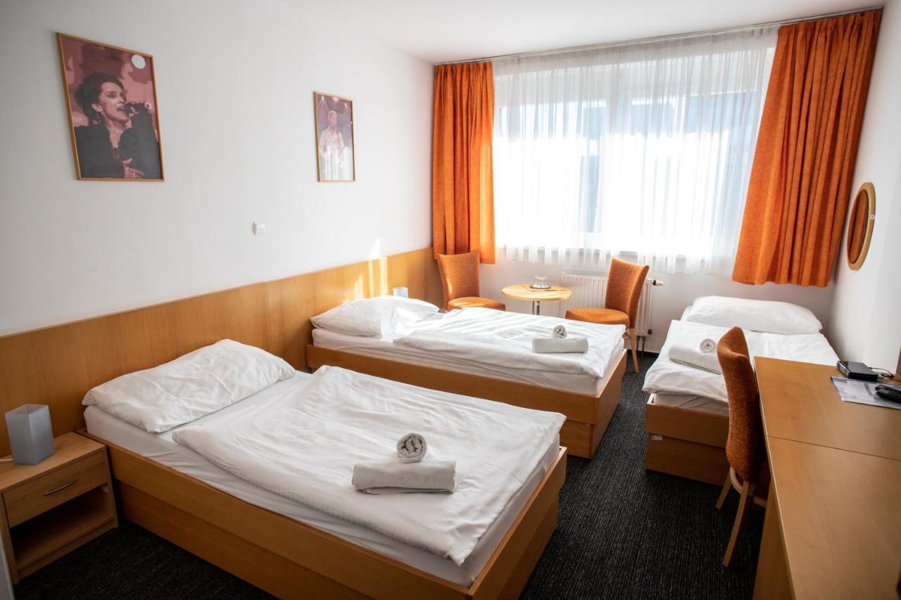 Hotel Puls Острава Экстерьер фото